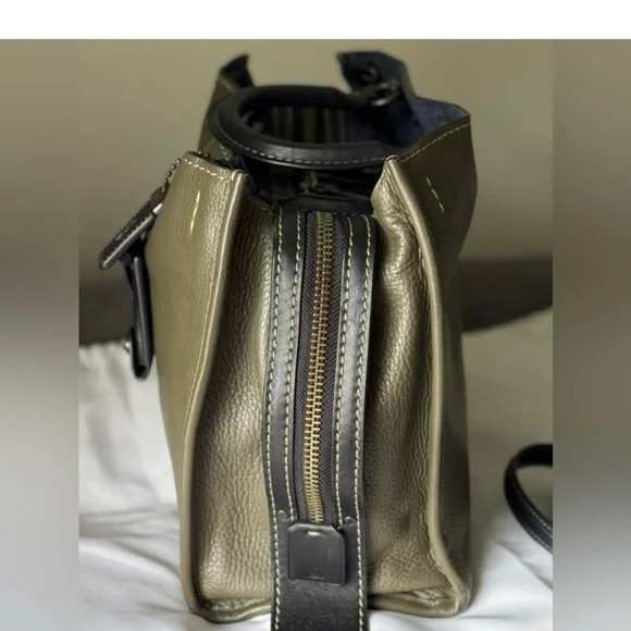 EUC Coach 1941 Rogue 31 in Olive Glovetanned Pebble Leather w/ Blue Suede Lining - Picture 2 of 8